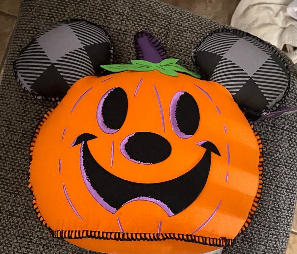 Disney Parks Mickey Mouse Halloween Pumpkin Pillow Hey Pumpkin 2021 NWT